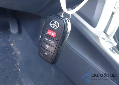 2022 Toyota Corolla Cross Xle из США, поврежденный, VIN 7MUDAABG9NV043082